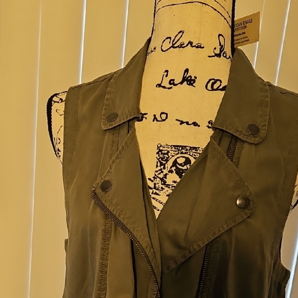 American Eagle Outfitters Olive Utility Vest
